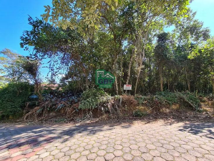 Terreno com mais de 2000m e próximo a lago