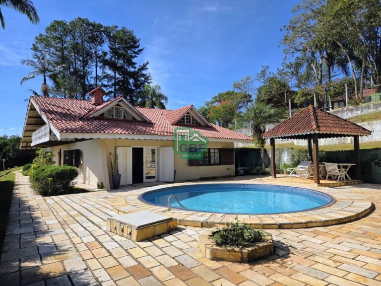 Casa com 5 dormitórios sendo 2 suítes e linda vista