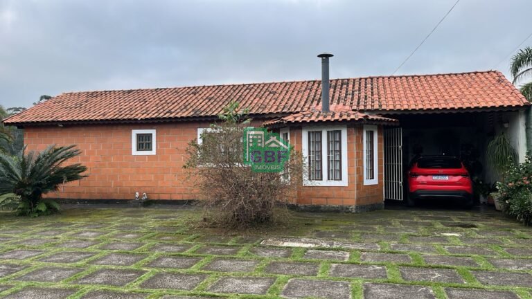 Chácara com casa térrea e ótimo terreno