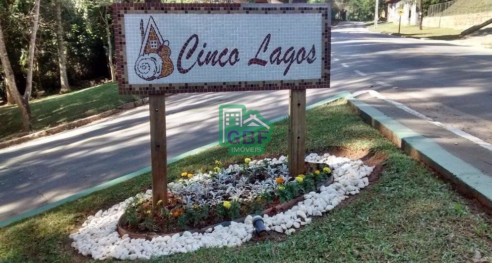 Placa de identificação do condomínio Jardim Cinco Lagos, Mairiporã - SP | GBF Imóveis