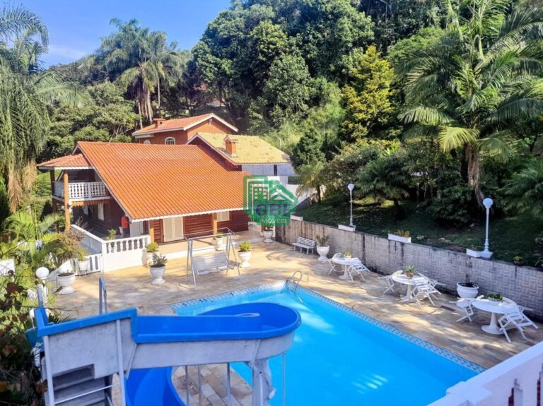 Casa bem localizada de frente pro lago