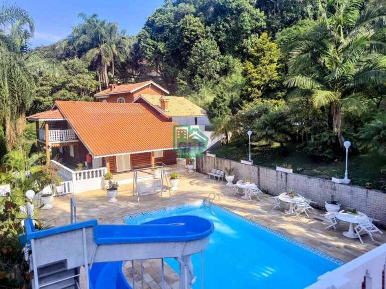 Casa de frente pro lago à venda no condomínio Jardim Cinco Lagos, Mairiporã